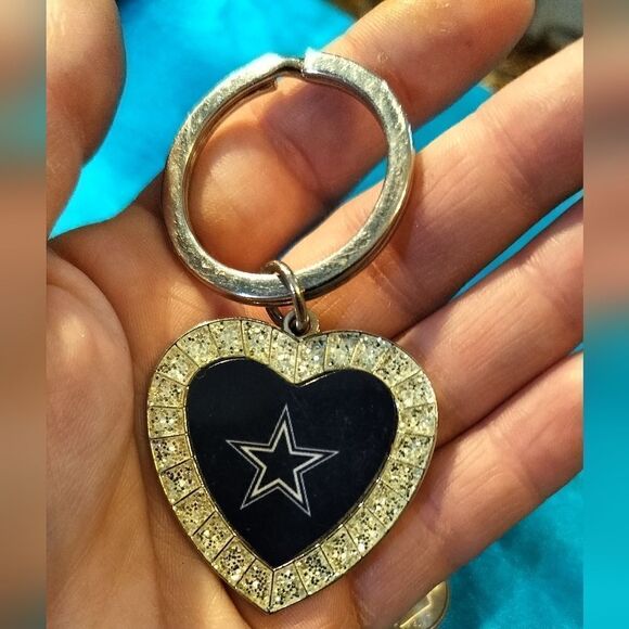 Dallas Cowboy heart keychain - Picture 3 of 7